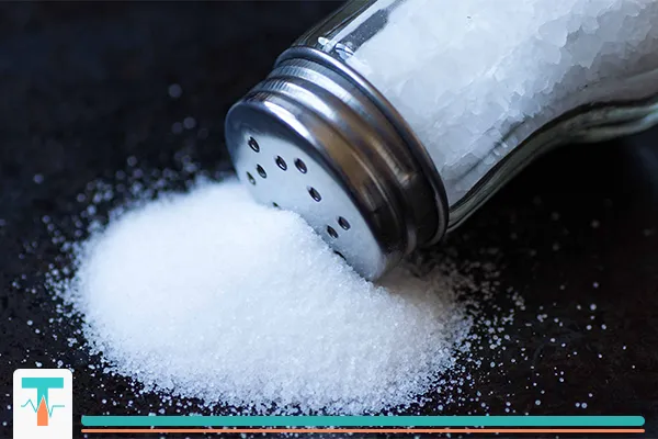 مصرف زیاد نمک سبب افزایش ورم پا می شود.